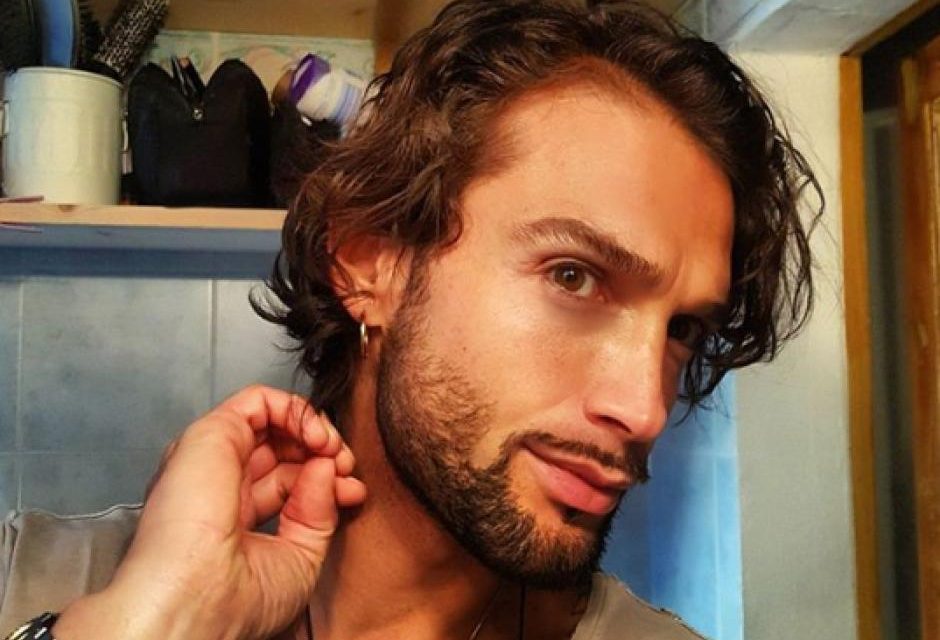 George Leonard: “Il Grande Fratello è finito con me. Ai miei tempi era tutto diverso, i social non riuscivano a influenzare le dinamiche. Oggi i concorrenti recitano”