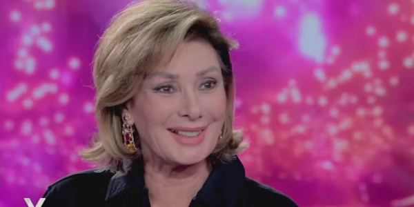 Edwige Fenech: “Da undici anni vivo a Lisbona, credo di essere una brava nonna”