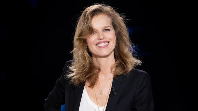 Eva Herzigova: “Leonardo di Caprio? C’è stato un incontro, ma il mio matrimonio era già finito. Le modelle di oggi? Sono modelle di Instagram”