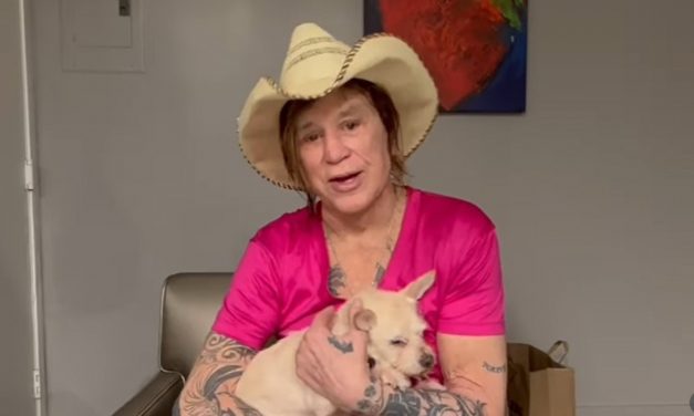 Mickey Rourke rifiuta la beneficenza: bufera sulla raccolta fondi per l’affitto e la replica della manager
