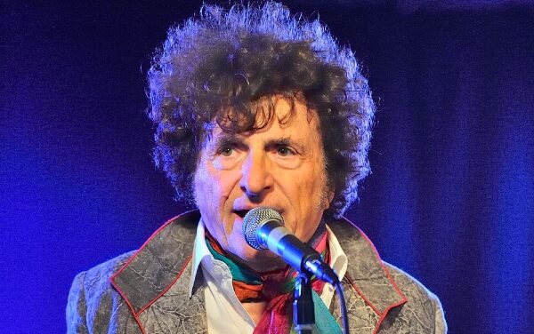 Inseguendo il Maestro, il nuovo album di Bernardo Lanzetti, storica voce della PFM