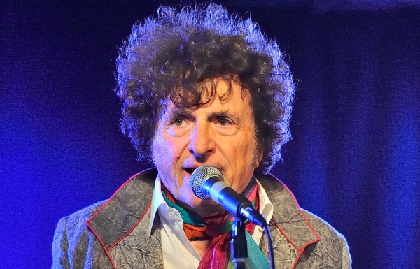 Inseguendo il Maestro, il nuovo album di Bernardo Lanzetti, storica voce della PFM