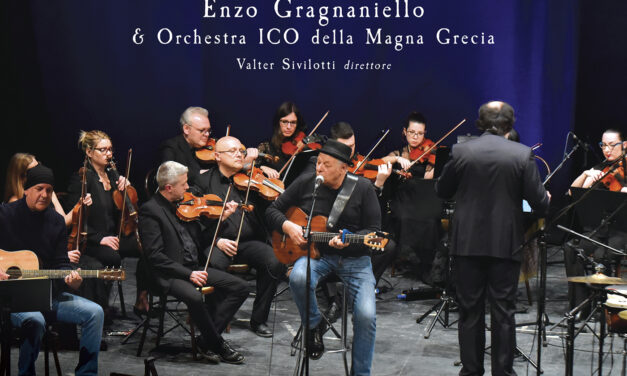 Enzo Gragnaniello reinterpreta i suoi classici: esce Tiempo ‘e veleno con l’Orchestra ICO della Magna Grecia