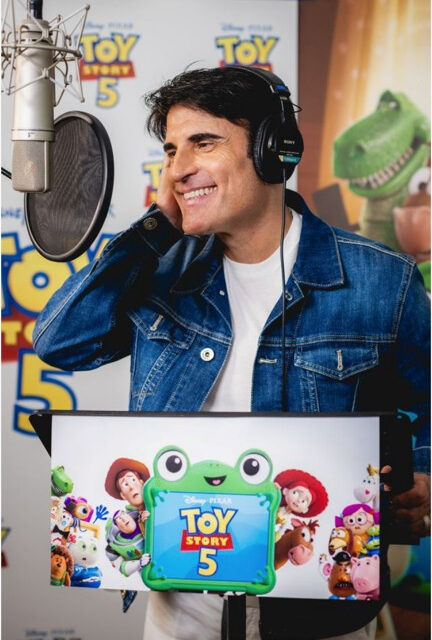 Toy Story 5, Sal Da Vinci entra nel cast vocale: il trailer finale e tutti i doppiatori