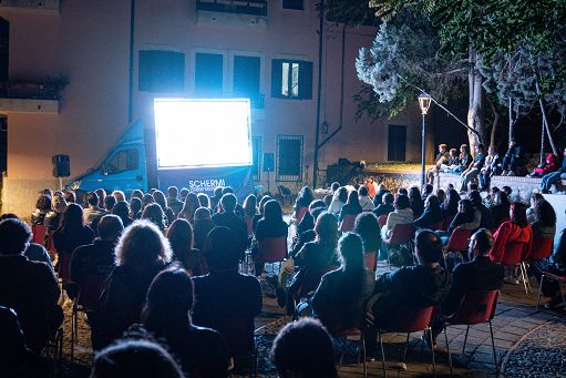 Schermi arriva a Roma dal 17 al 20 settembre: Lino Guanciale, Beppe Fiorello, Pierpaolo Spollon e Matilda De Angelis tra i protagonisti