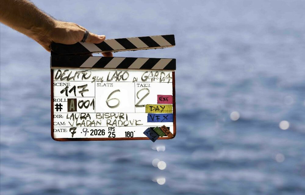 Delitto sul Lago di Garda, il cast italiano della serie Disney+ dal libro bestseller