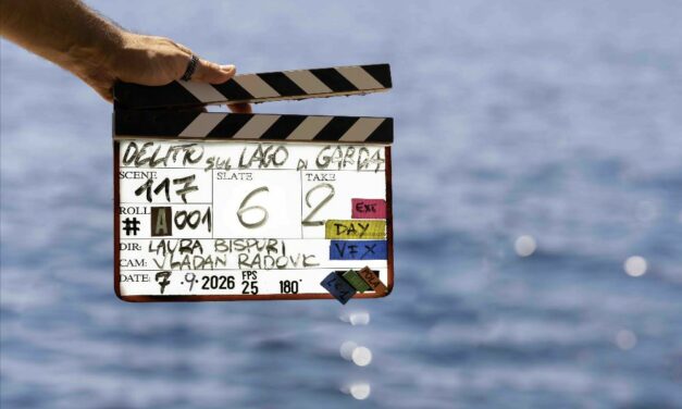 Delitto sul Lago di Garda, il cast italiano della serie Disney+ dal libro bestseller